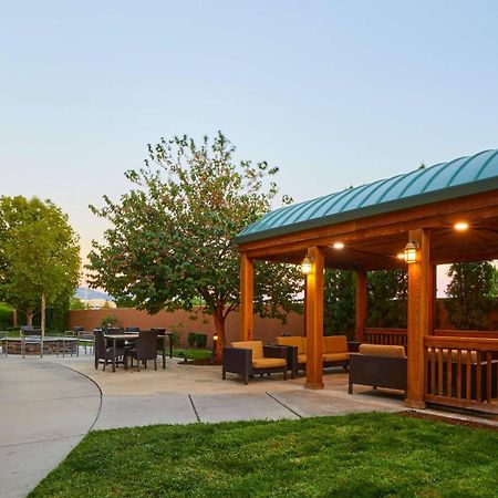 Courtyard Medford Airport Hotell Exteriör bild